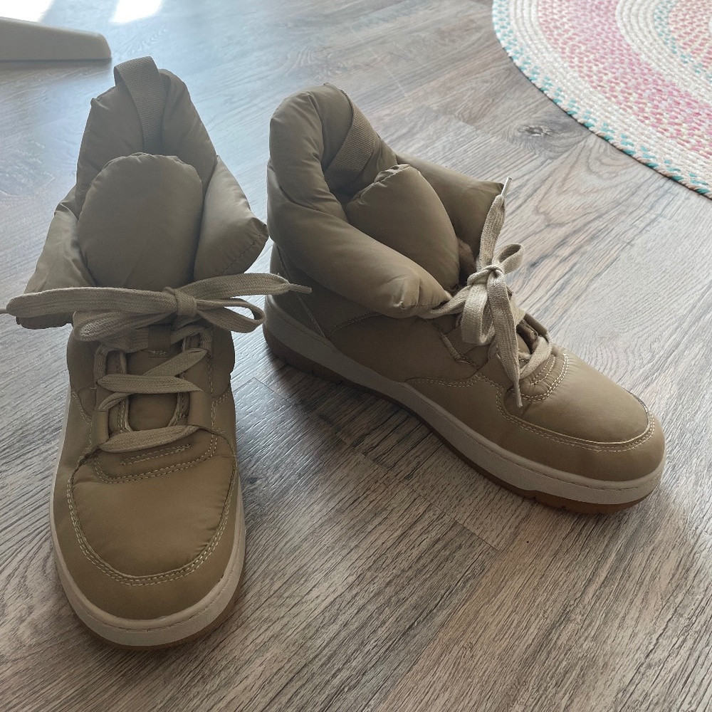 Puffer sneakers